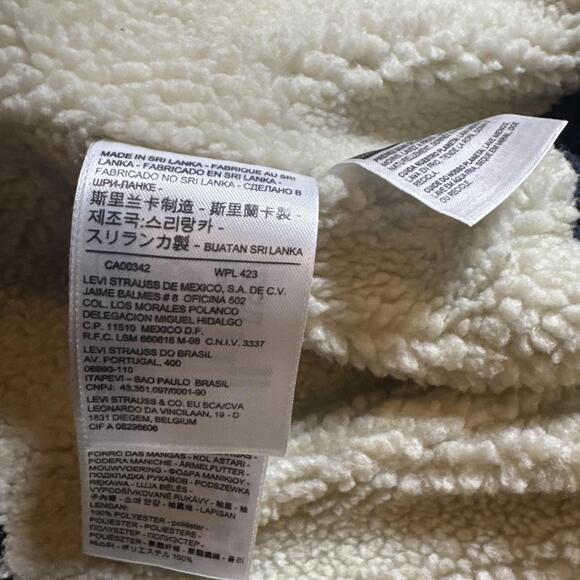 Levi’s Type III Sherpa Lined Trucker Jacket Woman’s Medium Blue Denim Snap Close - Picture 8 of 10